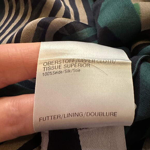 Feraud black, green, blue & purple button down silk top size 44 - Picture 7 of 11